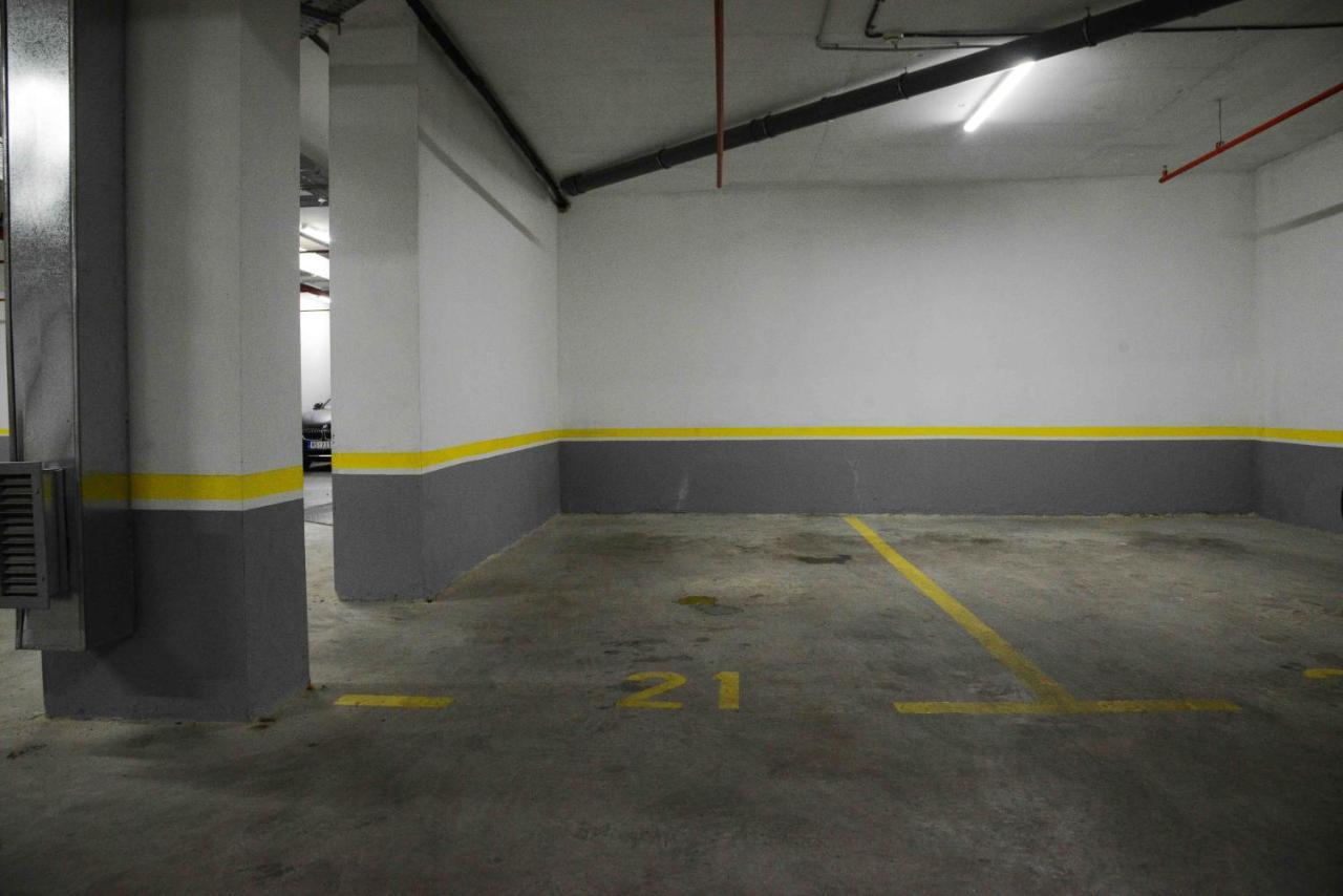 Tesla 70 Apartment With Secure Parking In The Garage Nowy Sad Zewnętrze zdjęcie