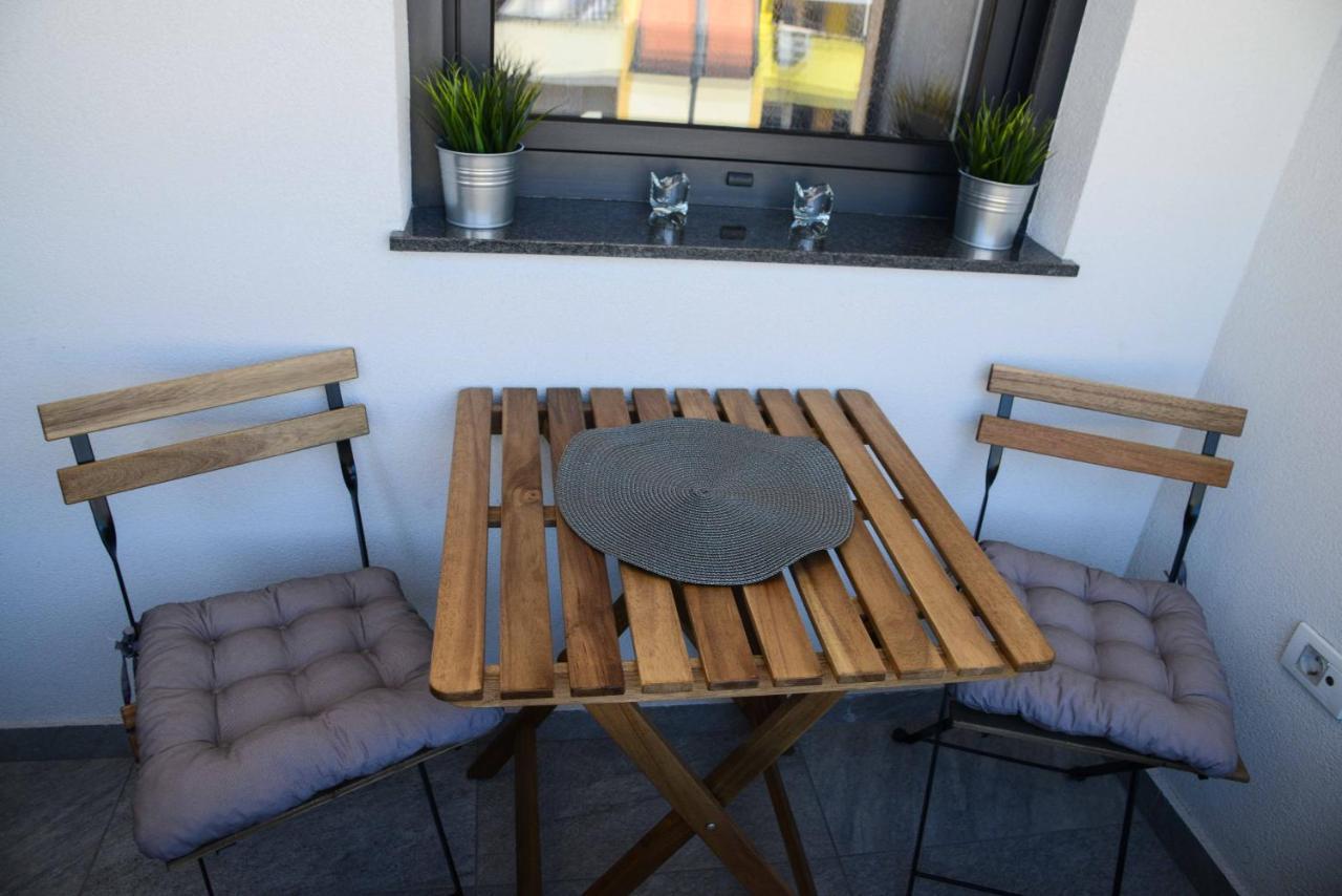 Tesla 70 Apartment With Secure Parking In The Garage Nowy Sad Zewnętrze zdjęcie