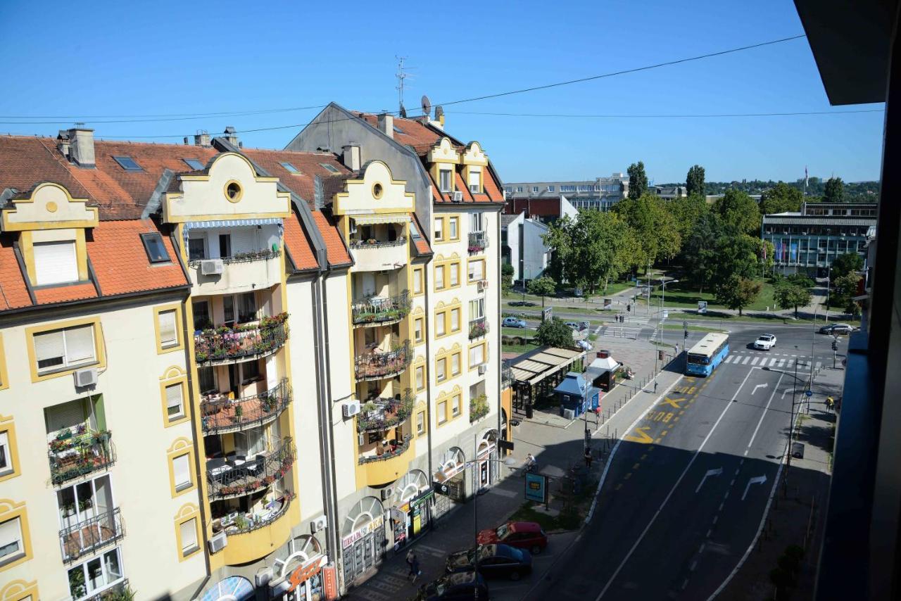 Tesla 70 Apartment With Secure Parking In The Garage Nowy Sad Zewnętrze zdjęcie