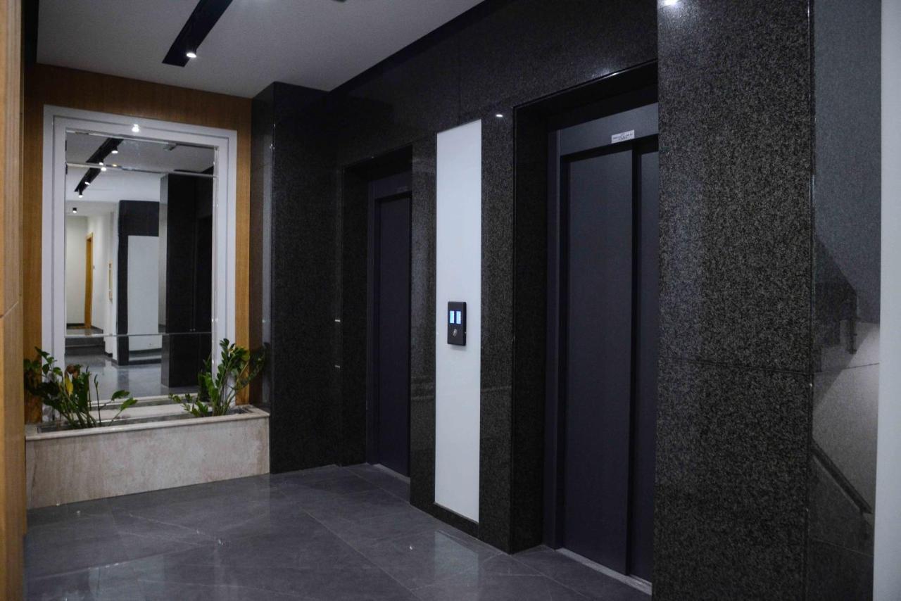 Tesla 70 Apartment With Secure Parking In The Garage Nowy Sad Zewnętrze zdjęcie