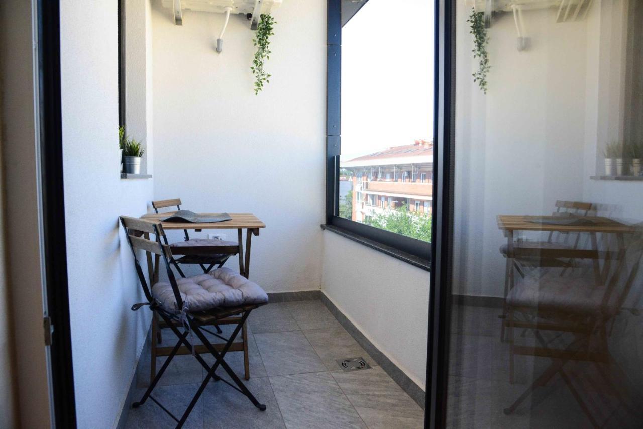 Tesla 70 Apartment With Secure Parking In The Garage Nowy Sad Zewnętrze zdjęcie