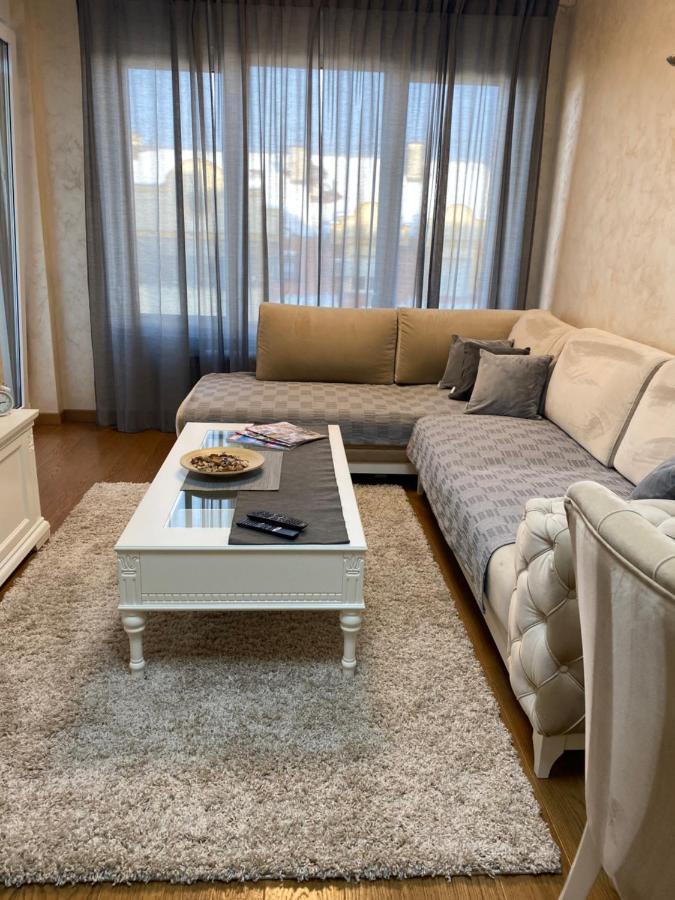 Tesla 70 Apartment With Secure Parking In The Garage Nowy Sad Zewnętrze zdjęcie